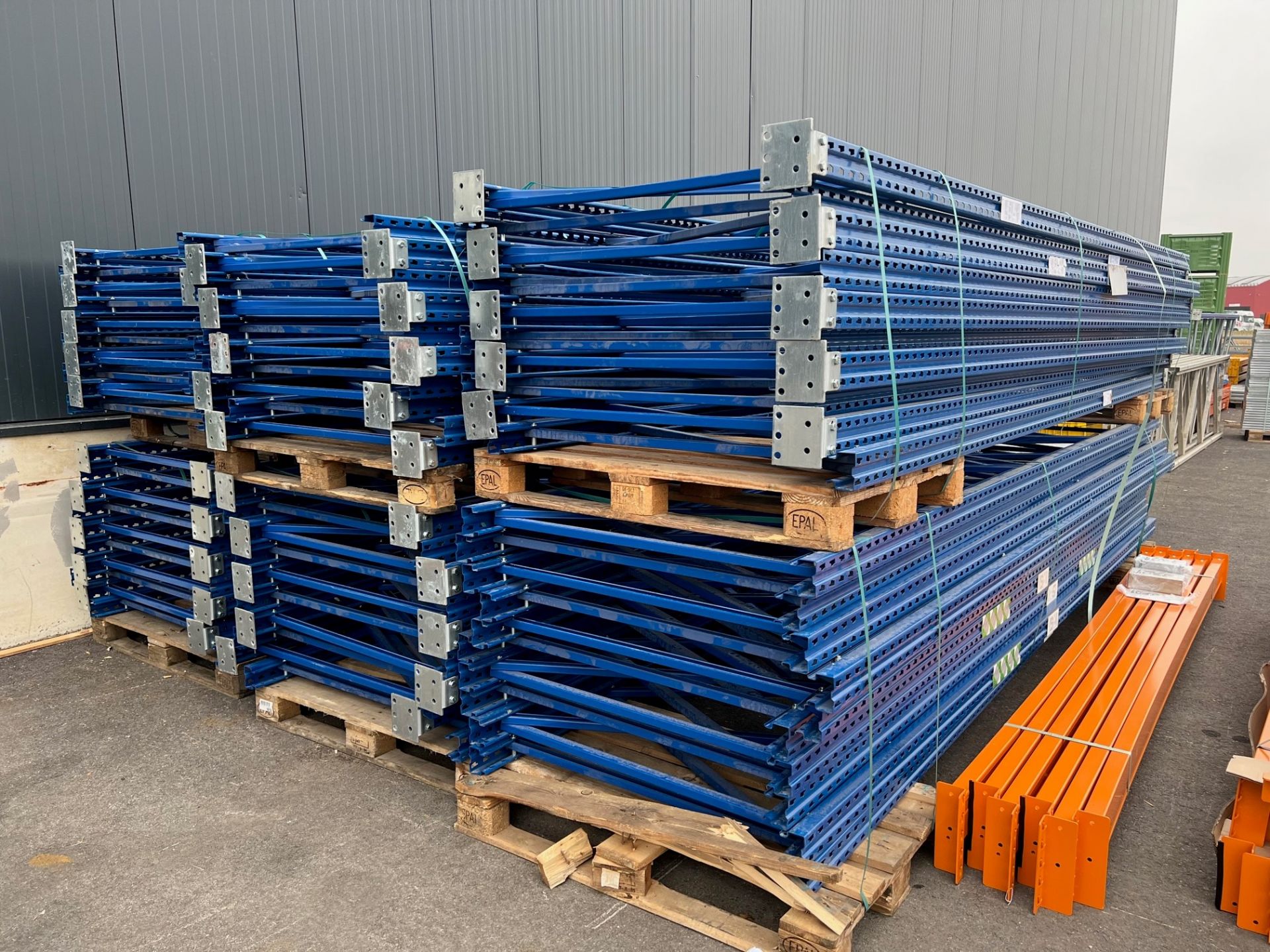 46 linear metres of Jungheinrich type MPB pallet racking | P10040